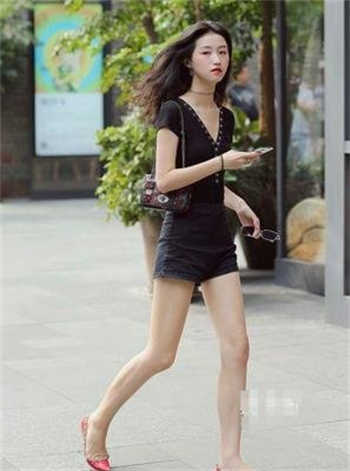 木鱼父母儿女一家换着草