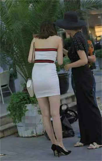 老爸赌博欠钱父债女还