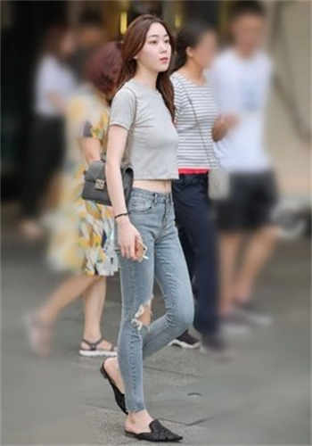 麻痘沈娜娜游泳馆观看